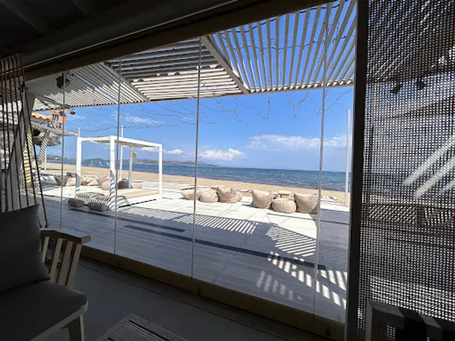 Galazia akti beach bar