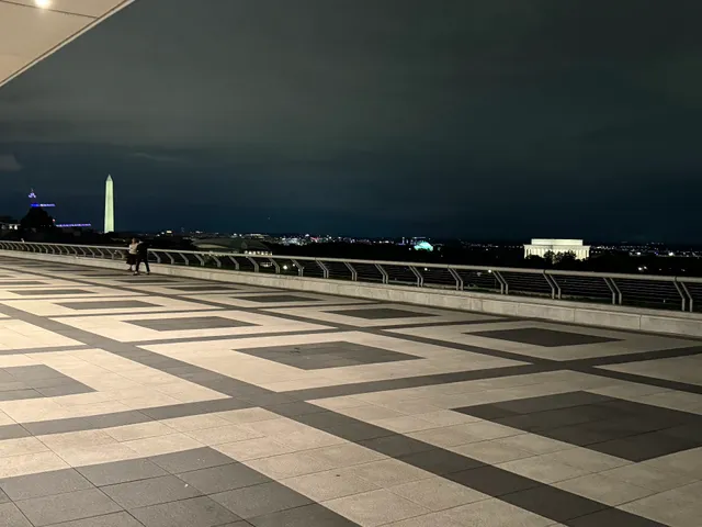 Kennedy Center Shuttle (Free)