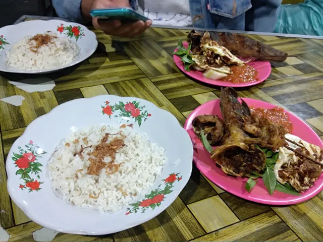 Warung Pakde