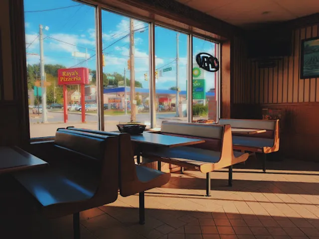 Raya's Pizzeria