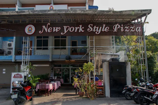 Rose's Roadhouse Pai Thailand