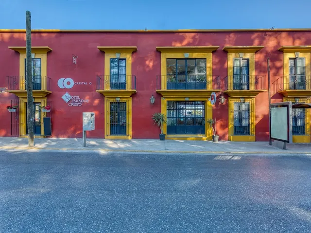 Capital O Parador Crespo Hotel