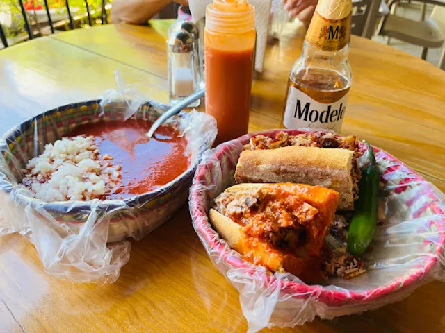 Tortas Ahogadas Enrique