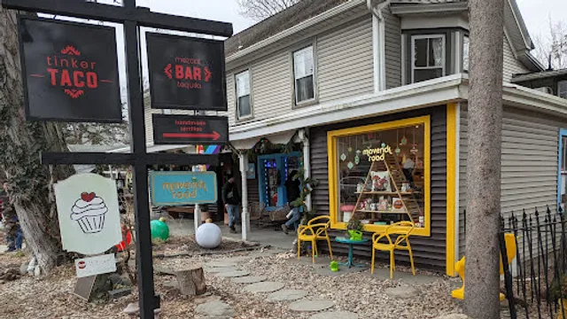 Peace, Love & Cupcakes