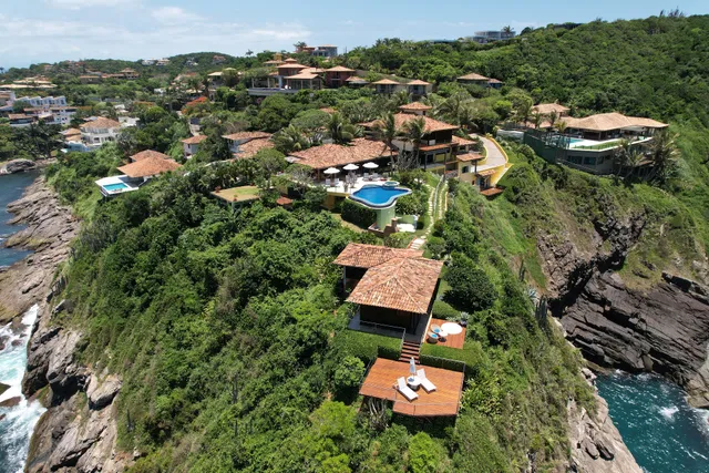 Cliffside Luxury Inn