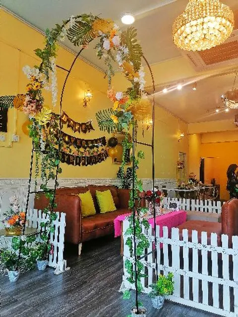 Istanea Marinea Café