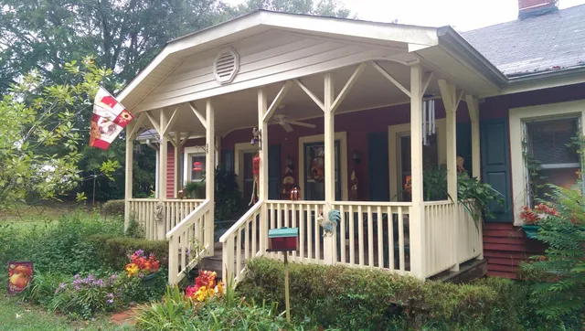 The Chicken Coop Bed 'n Breakfast