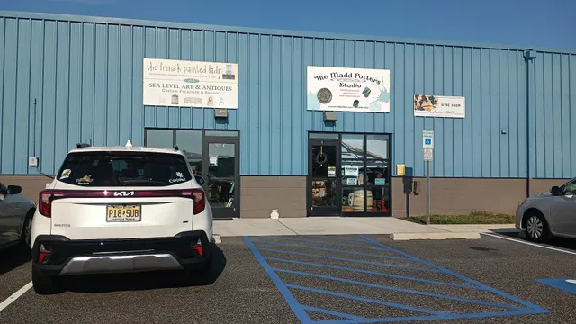 The Madd Potters' Studio