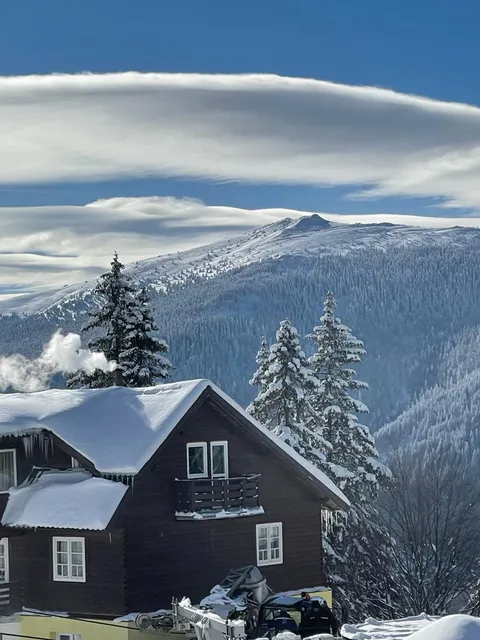 Cottage Plateau of the Sun