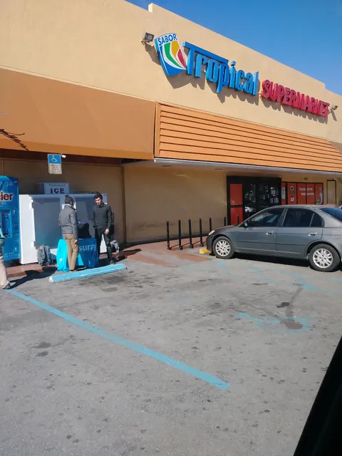 Sabor Tropical Supermarket 6