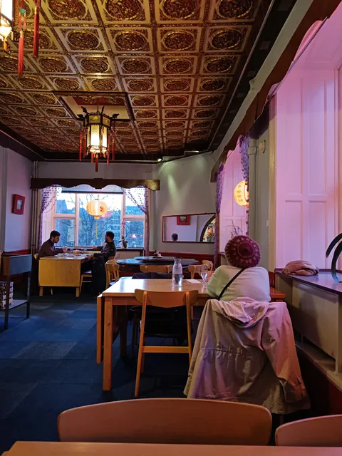 Long Feng v/Ying Zhao Feng