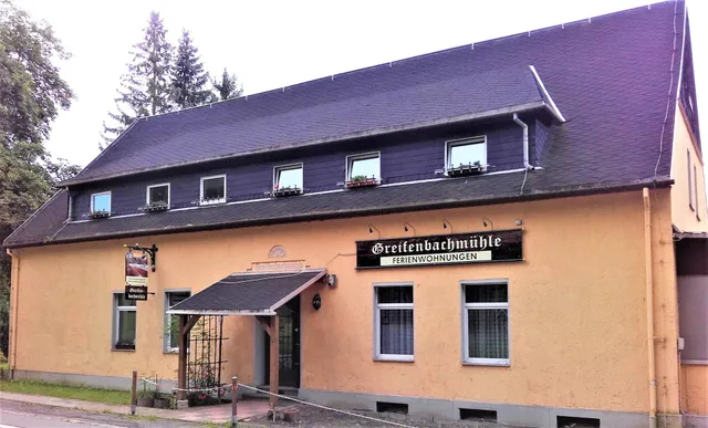 Ferienwohnungen, Monteurpension(28 Betten + 2 Partyräume)