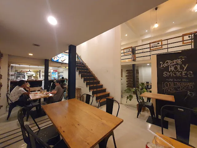 Holy Smokes Sukumvit 49