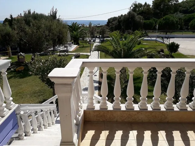 Atlantis Studios & Bungalows