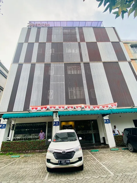 MERITON BOUTIQUE HOTEL KEMAYORAN