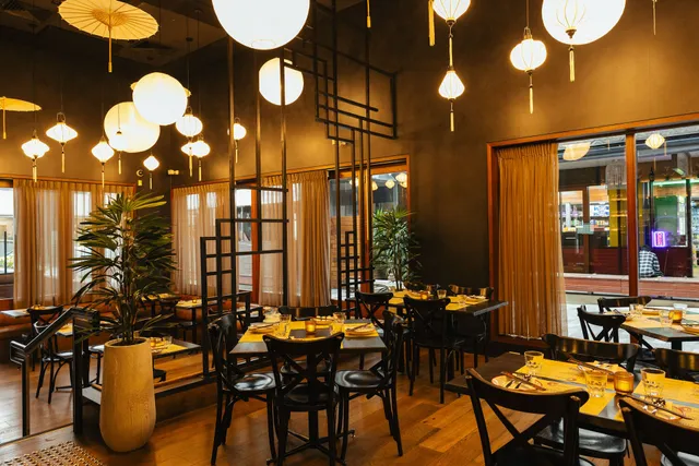 Hizola’s Kitchen & Bar