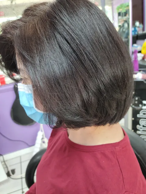 Dolly's Beauty Salon