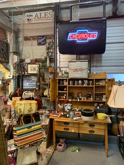 Auction Charleston Antique Mall