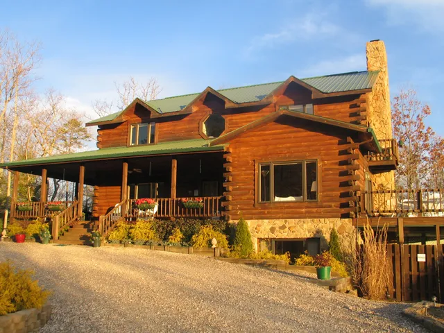 Iron Mountain Inn B&B