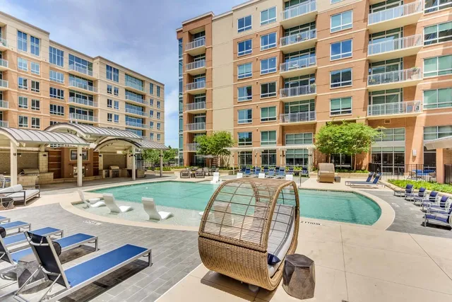Preston Hollow Village Apartments