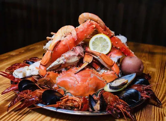 Mr. & Mrs. Crab Juicy Seafood & Bar