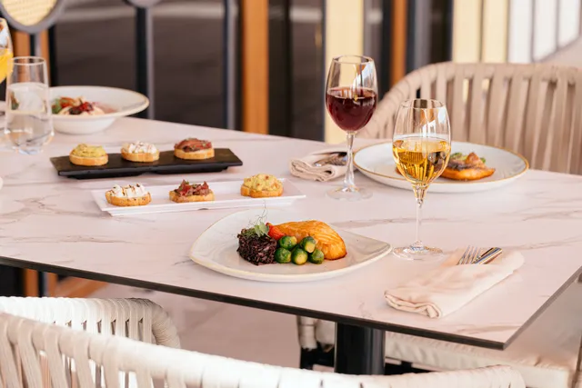 Ember Bar-Restaurant