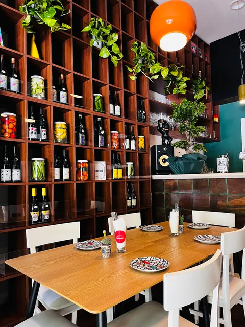 JAR - Beer, Wine & Bites