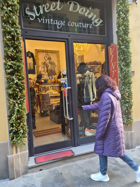 Street Doing Vintage Couture