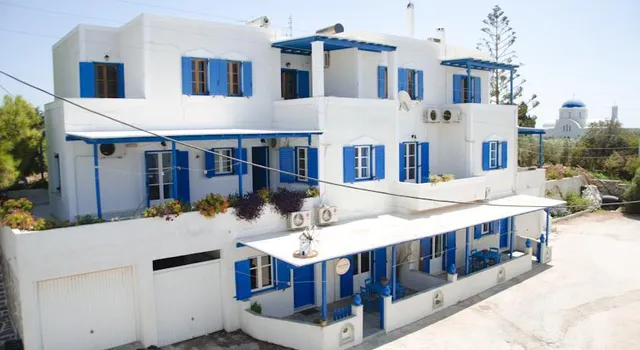 Helen's Minimal Studios & Apartments