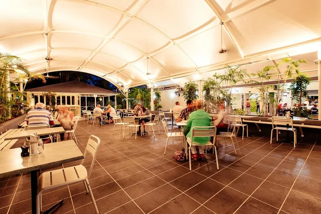 Shamrock Gardens Motel