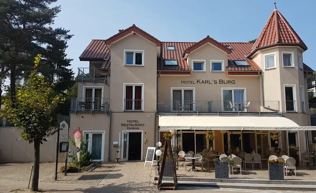Hotel „Karl`s Burg” GmbH mit Cafe „Weiße Düne”