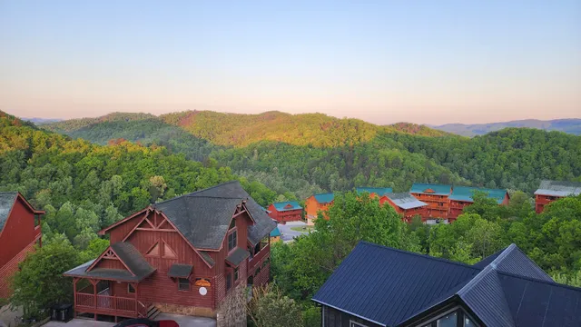 Majestic Splash Cabin