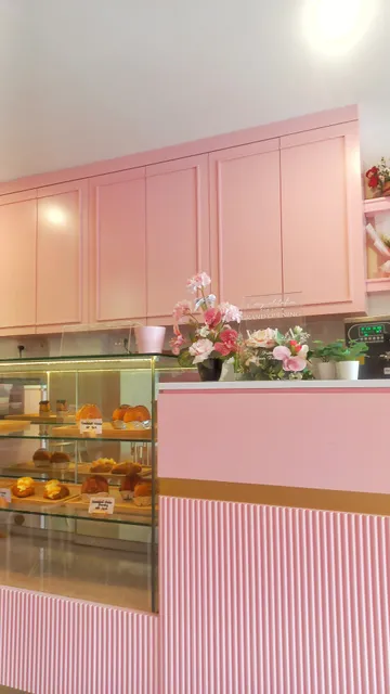 VOILA DESSERT & EATERY