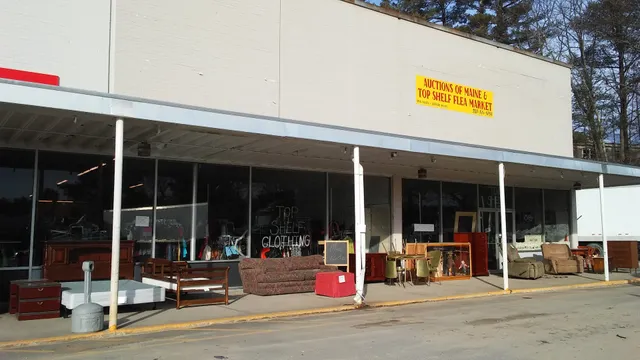 Cornwall Shopping Center