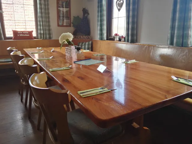 Weingut und Besenwirtschaft Thön