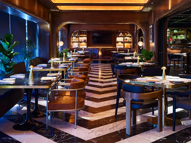 Colmillo Masaryk Polanco | Booking Here