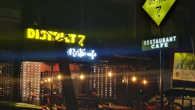 District 7 - Restro Cafe