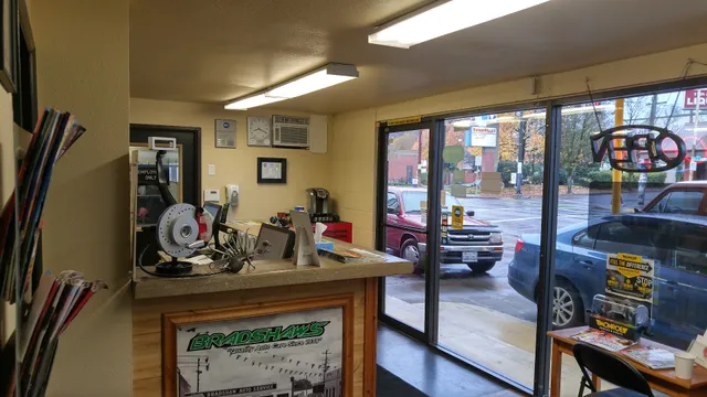 Bradshaws Auto Repair - Hawthorne