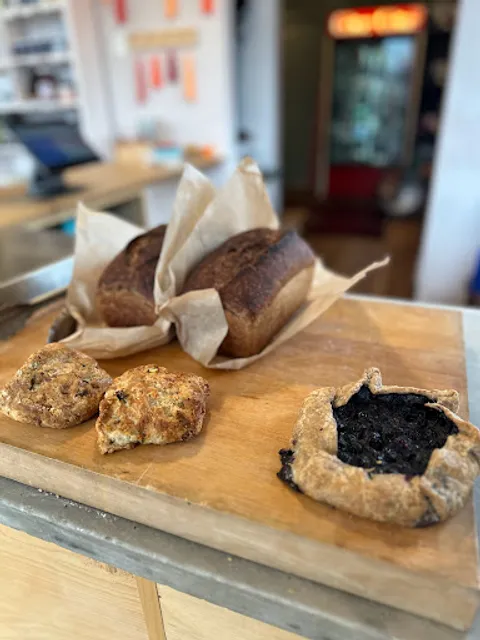 Momma's Grocery + Wine