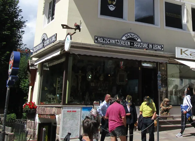 Janon - Sculture - Holzschnitzereien - Woodcarvings