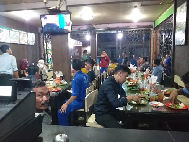 Bebek Goreng H. Slamet