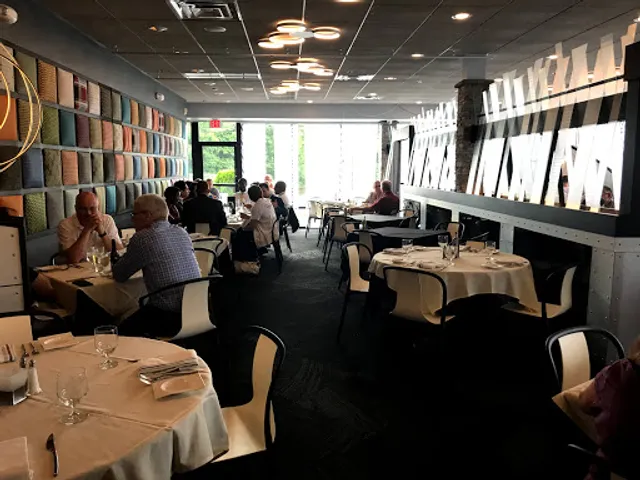 Bin 100 Restaurant