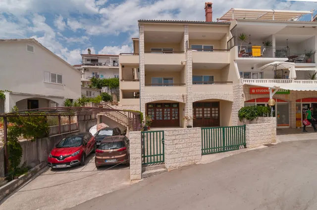 Apartments Molo Mare