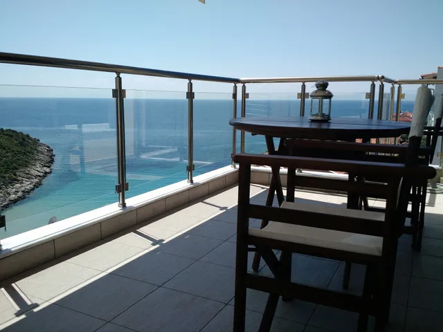 Above The Sea Apartments