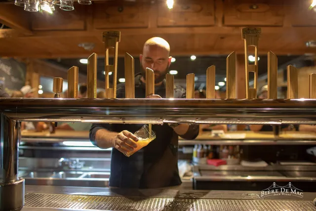 Bière de Mac Brew Works - Restaurant, Brewery & Beer Garden