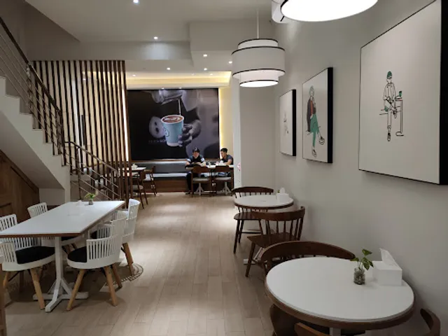 Kopi Titik Koma - San Antonio Pakuwon City