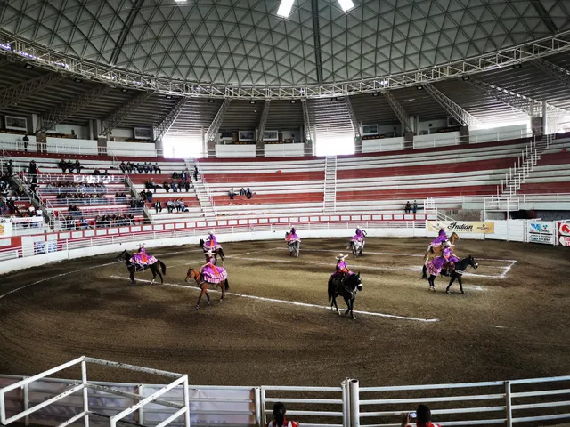 Monumental Lienzo Charro Antonio Aguilar