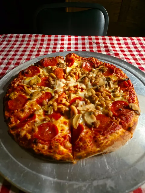 Tommy Tomatoes Masterpiece Pizza