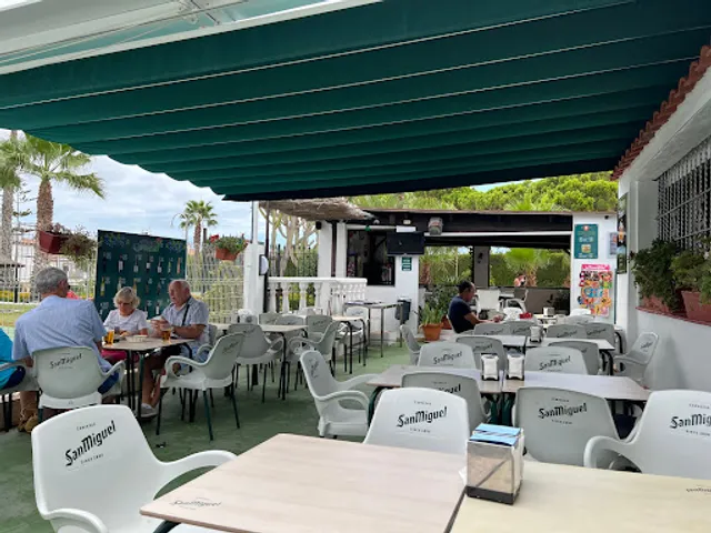 Bar Lago Jardín