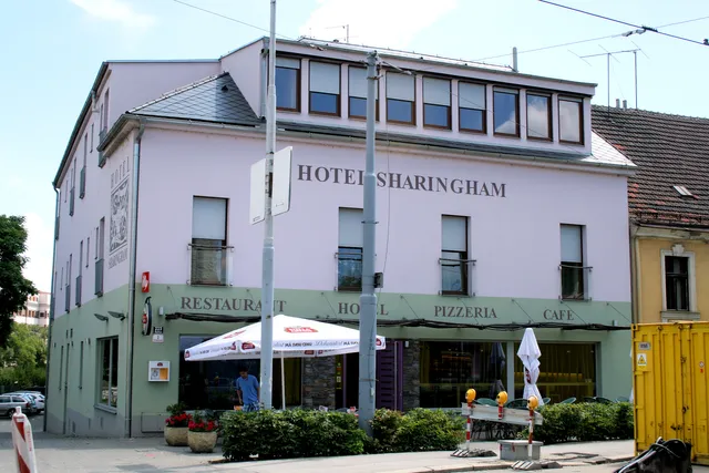 Hotel Sharingham
